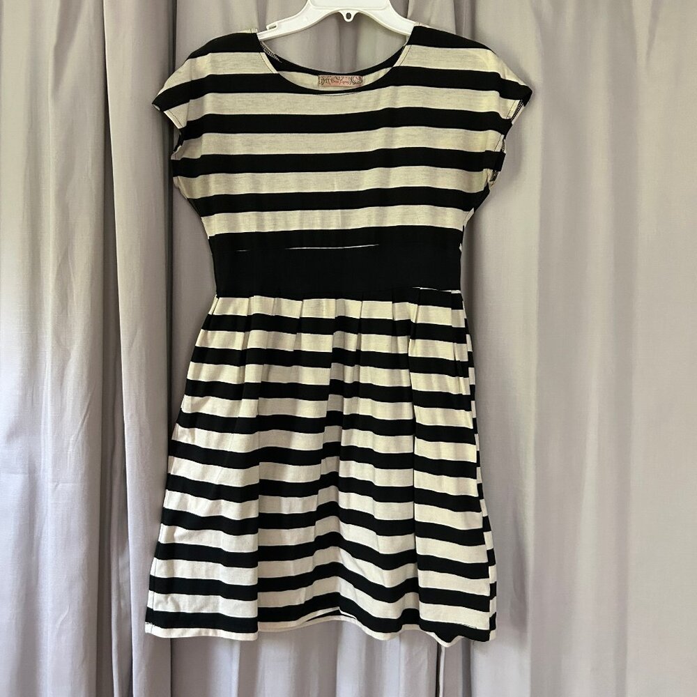 Cute Boatneck Striped Dress